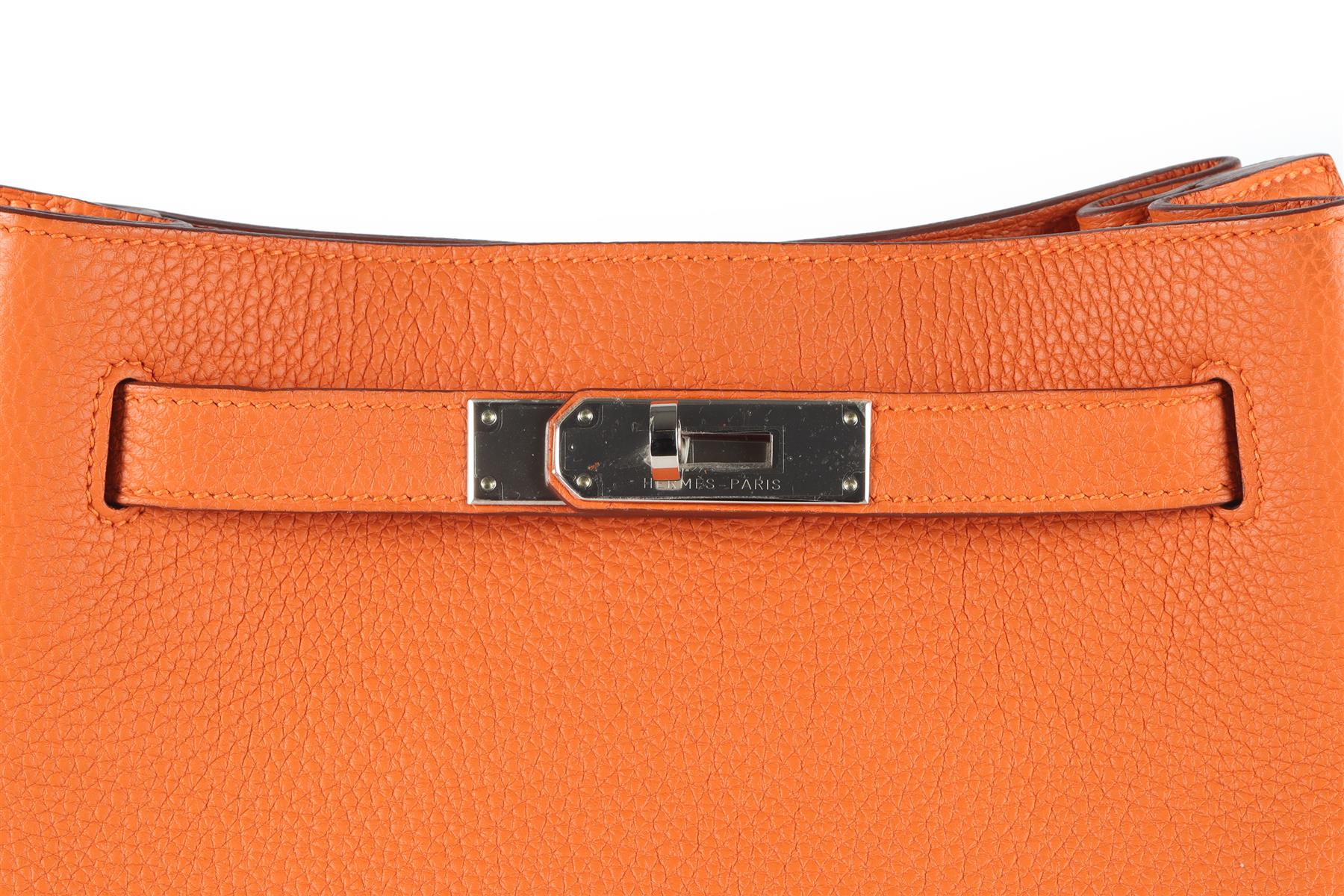 HERMÈS ORANGE 2011 SO KELLY 22 CM CLEMENCE LEATHER SHOULDER BAG