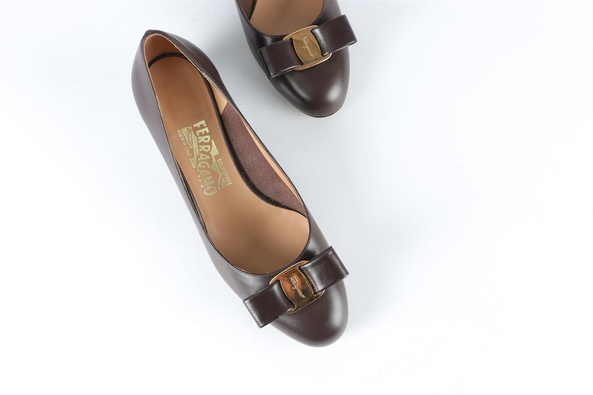 SALVATORE FERRAGAMO BROWN LEATHER PUMPS US 6.5 UK 3.5 EU 36.5