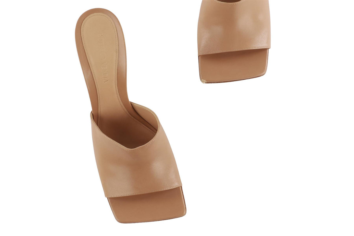 BOTTEGA VENETA TAN LEATHER MULES EU 40 UK 7 US 10