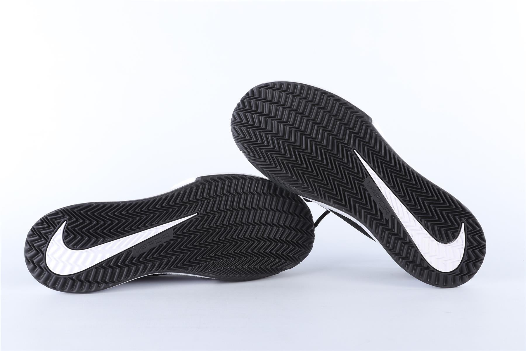 NIKE BLACK SNEAKERS EU 39 UK 5.5 US 8