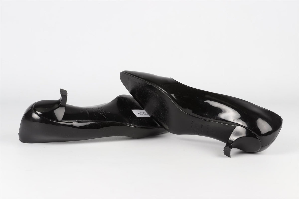 ROGER VIVIER BLACK PATENT LEATHER PUMPS EU 37.5 UK 4.5 US 7.5
