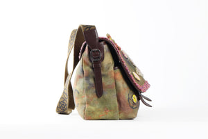 CHANEL GREEN 2015 GRAFFITI ON THE PAVEMENT CANVAS SHOULDER BAG