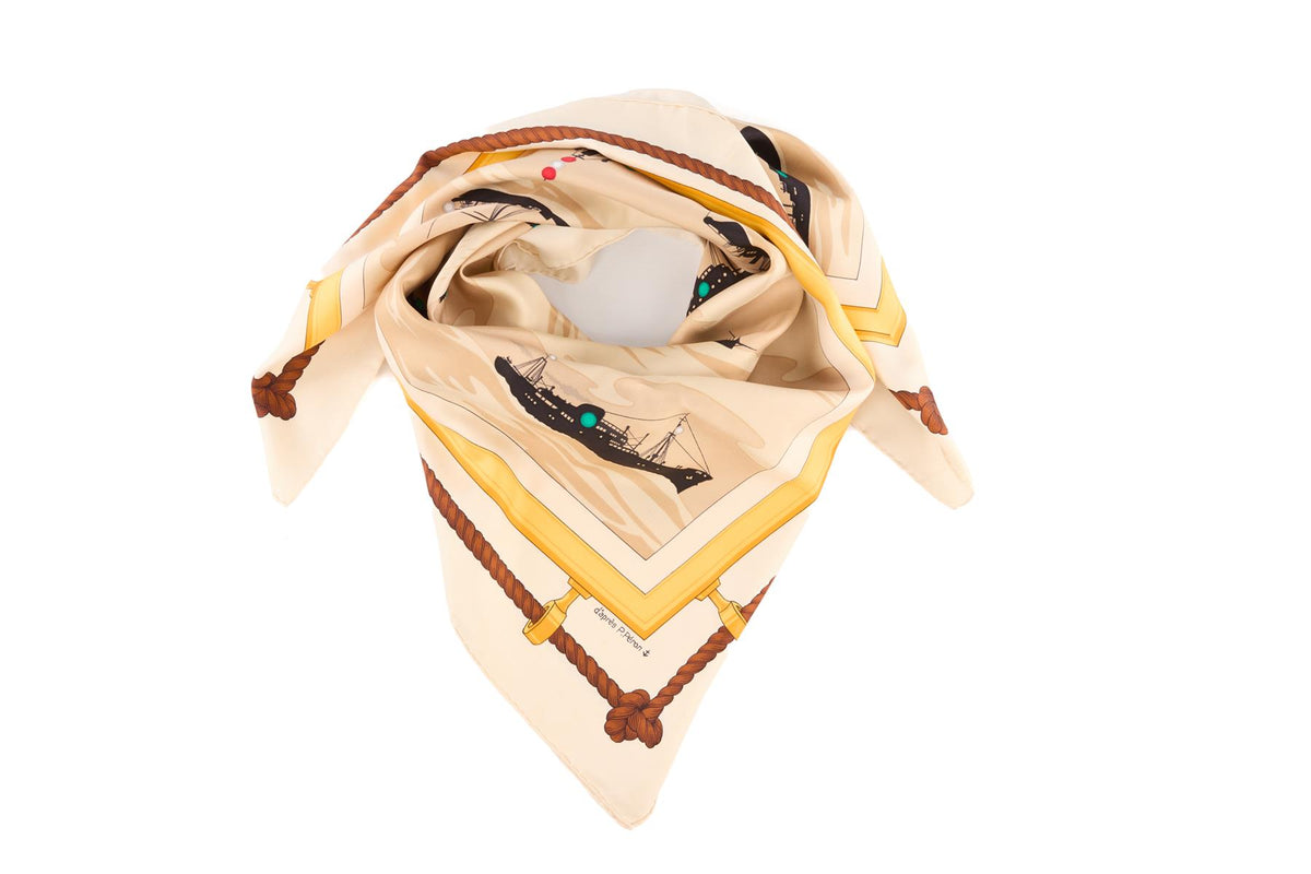 HERMÈS BEIGE FEUX DE ROUTE APERÇUS LA NUIT, EN MER SILK SCARF
