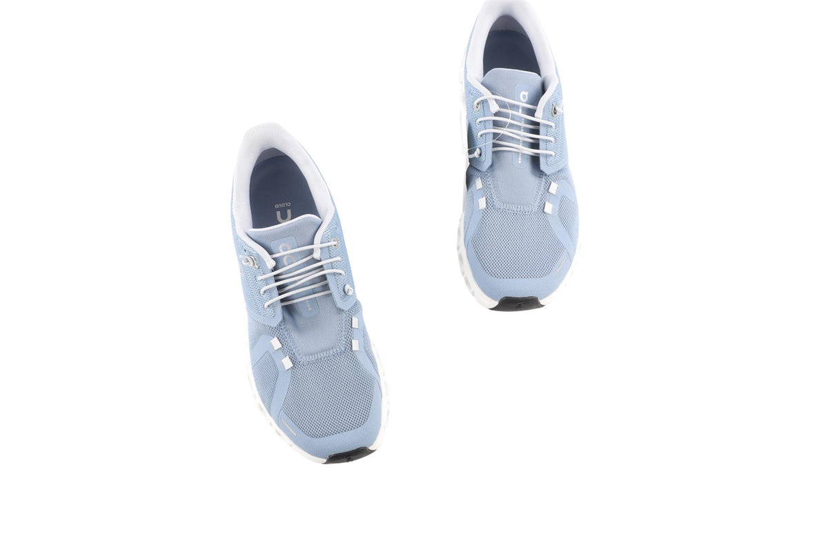 ON BLUE CLOUD 6 CHAMBRAY/WHITE SNEAKERS EU 39 UK 6 US 9