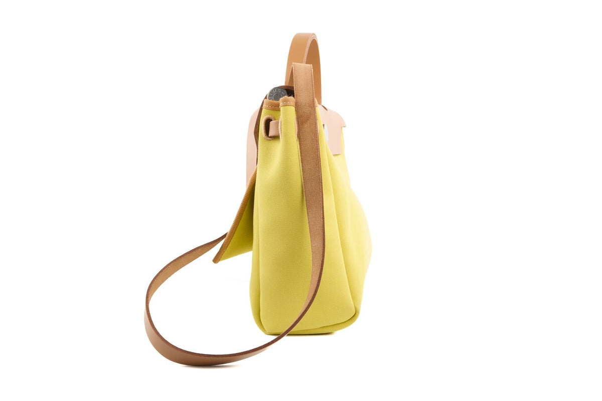 HERMÈS YELLOW 2020 HERBAG 31 CANVAS SHOULDER BAG IN JAUNE CITRON