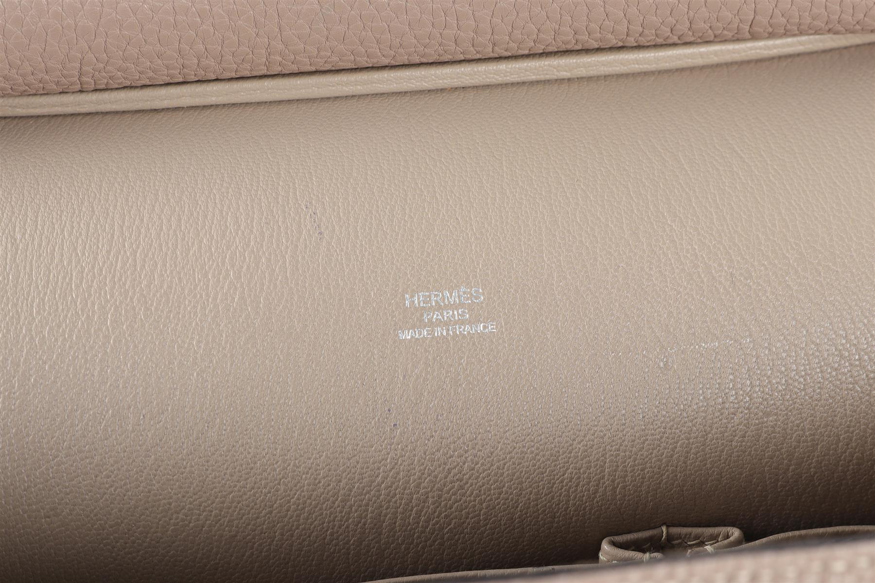 HERMÈS TAUPE 2012 JYPSIERE 28CM TOGO LEATHER CROSSBODY BAG IN ETOUPE