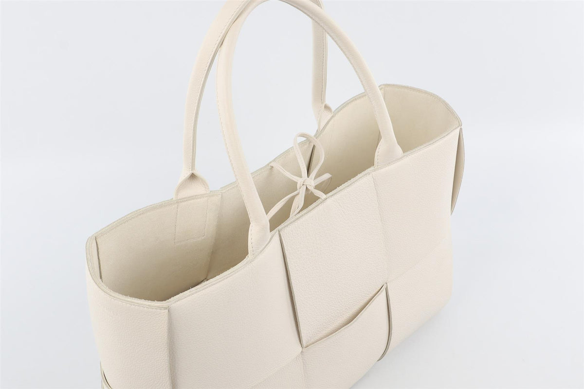 BOTTEGA VENETA WHITE ARCO INTRECCIATO LEATHER TOTE BAG