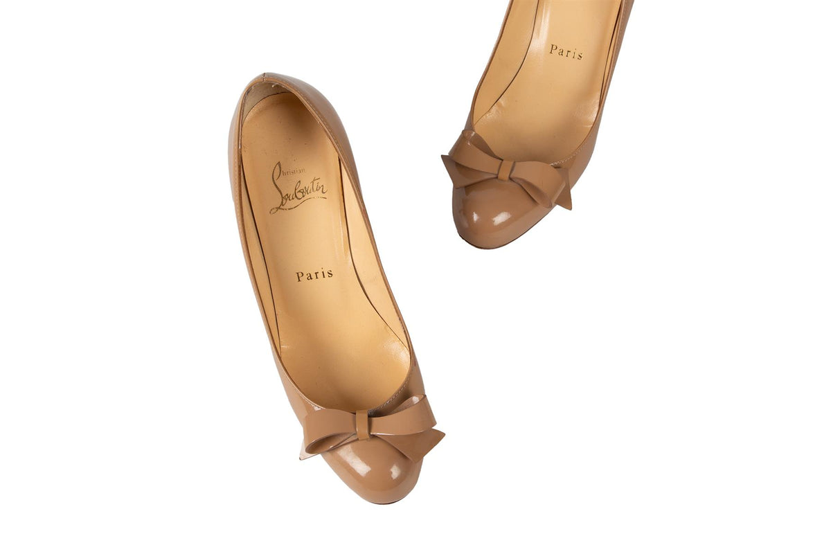CHRISTIAN LOUBOUTIN NUDE PATENT LEATHER PUMPS EU 35.5 UK 2.5 US 5.5