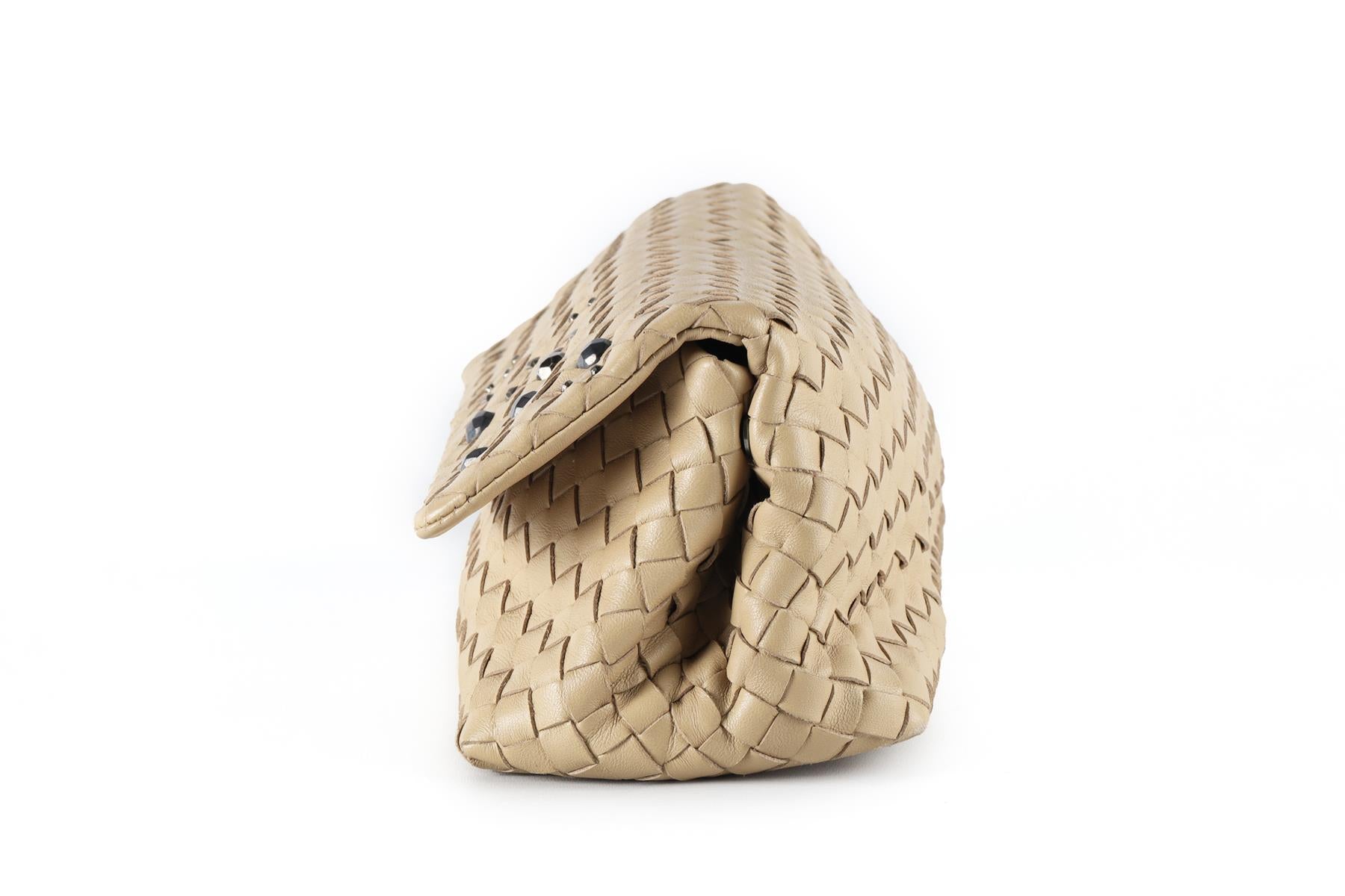 BOTTEGA VENETA BEIGE INTRECCIATO LEATHER CLUTCH