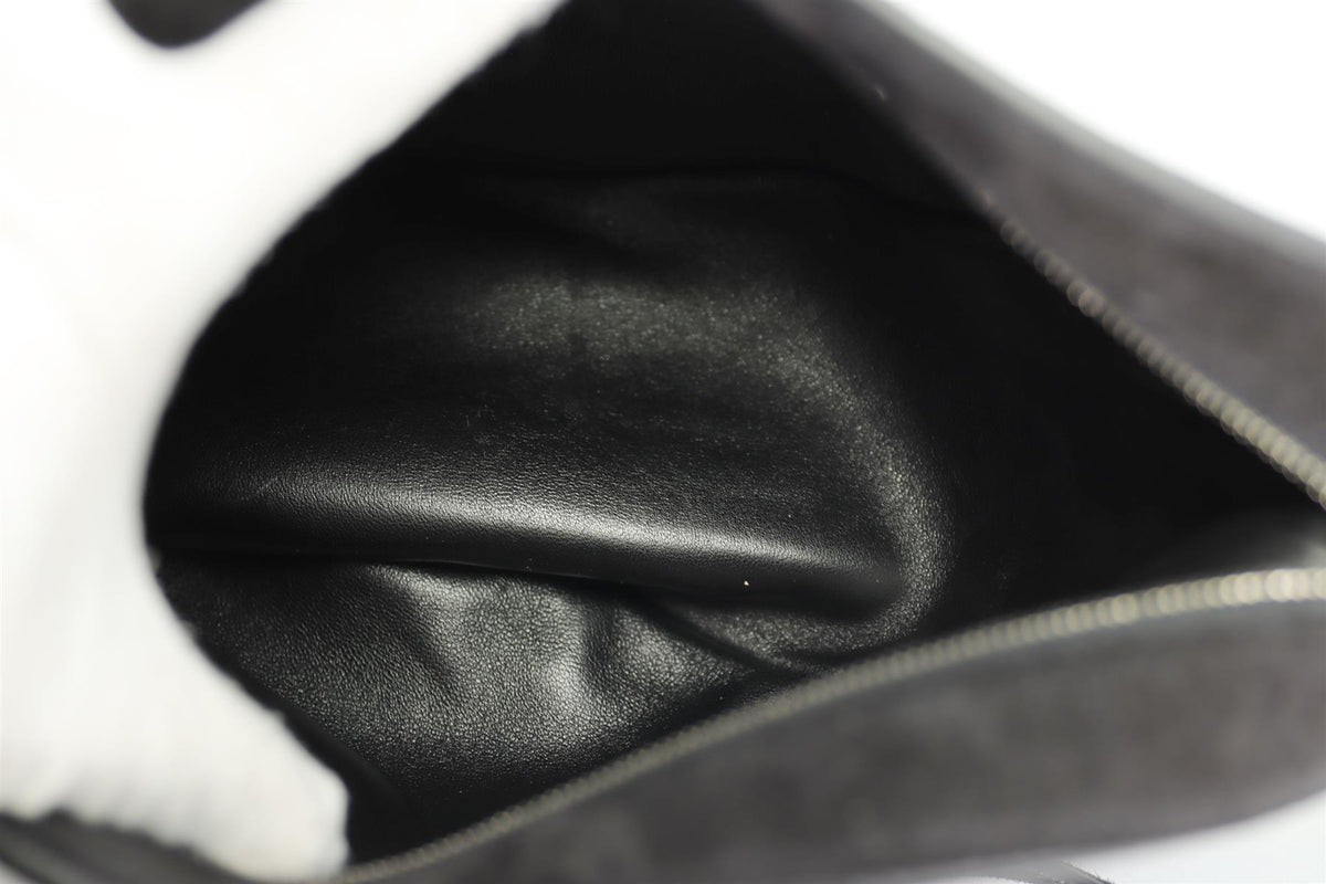 THE ROW BLACK SLOUCHY BANANA SMALL LEATHER SHOULDER BAG