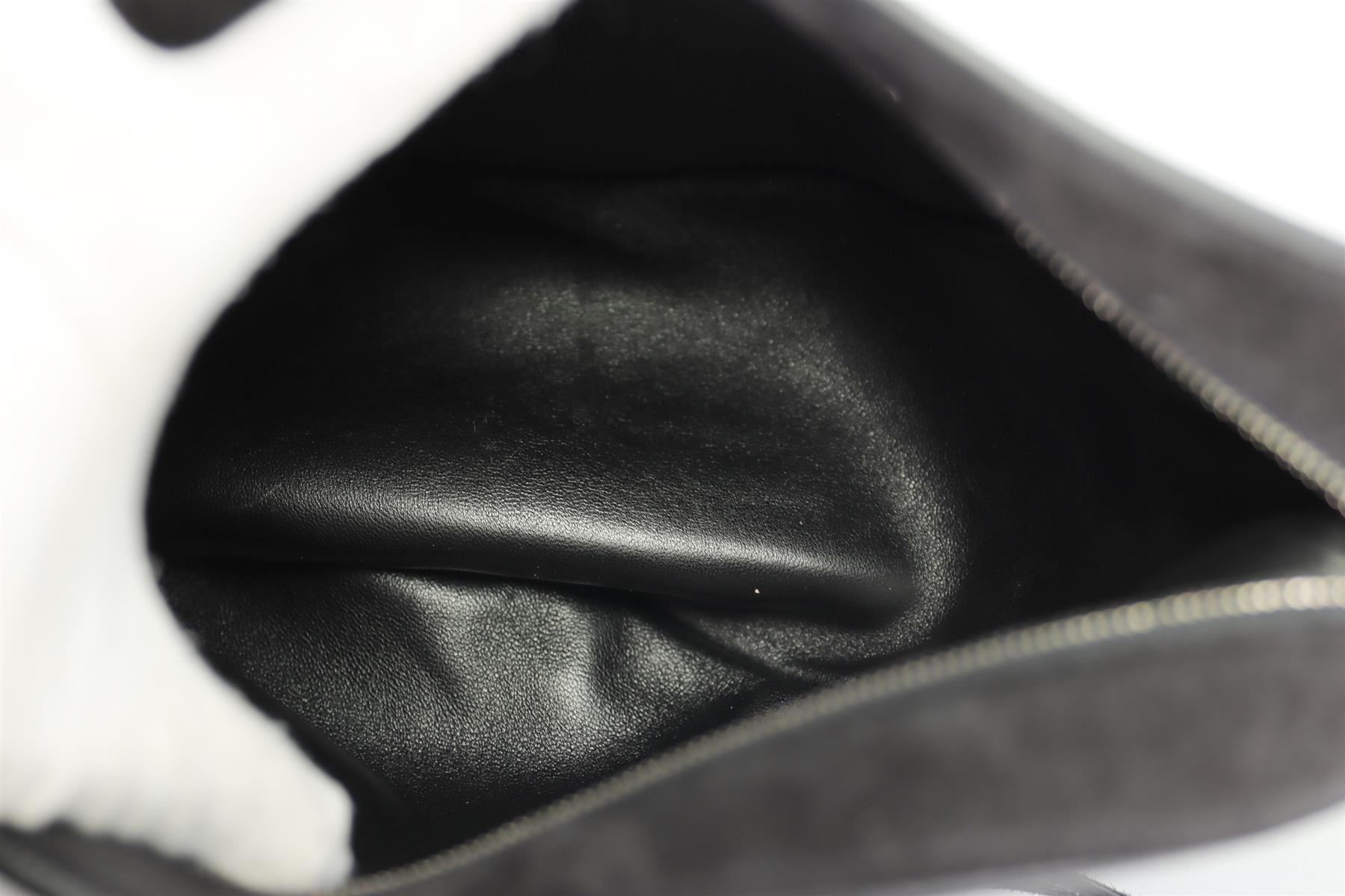 THE ROW BLACK SLOUCHY BANANA SMALL LEATHER SHOULDER BAG