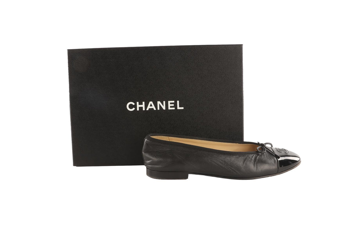 CHANEL BLACK LEATHER BALLET FLATS EU 38.5 UK 5.5 US 8.5