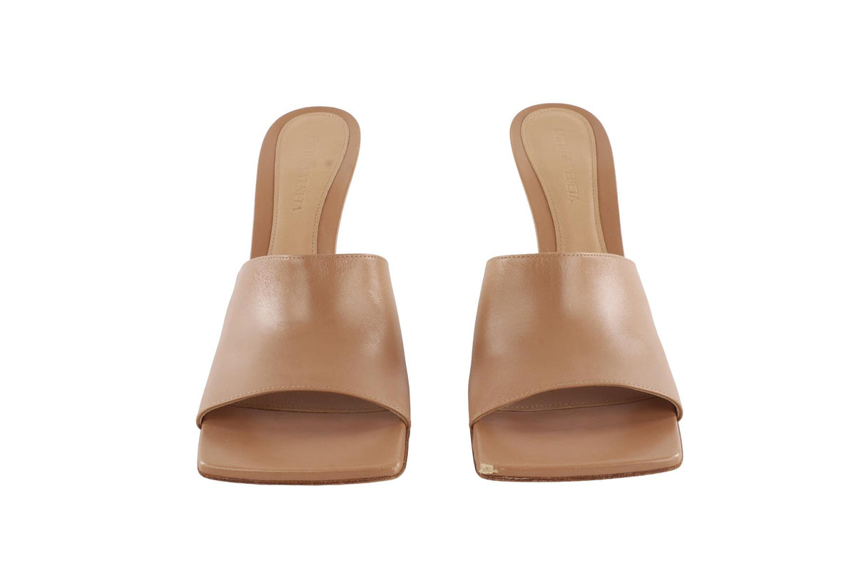 BOTTEGA VENETA TAN LEATHER MULES EU 40 UK 7 US 10