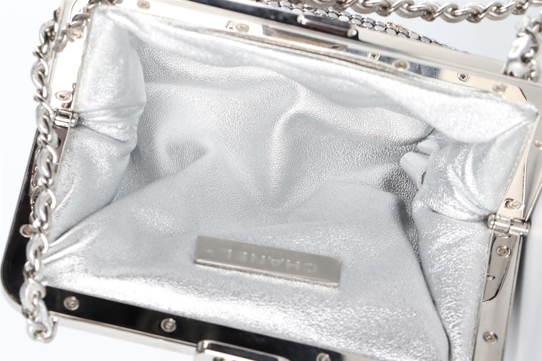 CHANEL SILVER 2023 CRYSTAL AND MESH CLUTCH WITH CHAIN