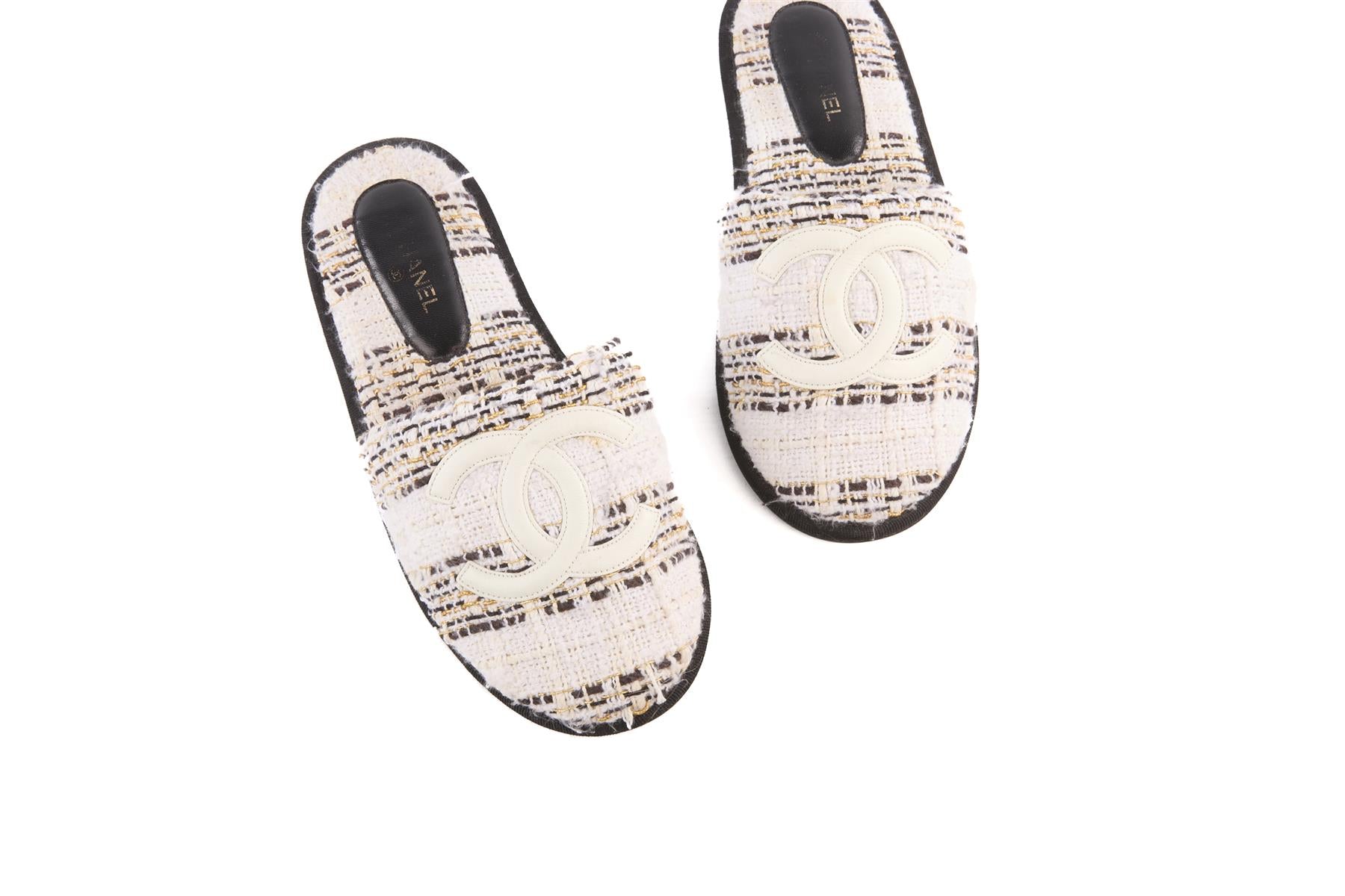 CHANEL WHITE 2019 CC TWEED SLIPPERS MEDIUM