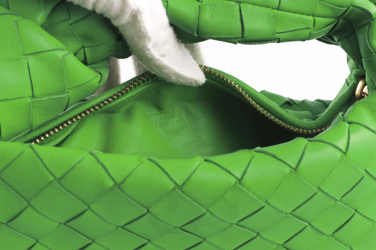 BOTTEGA VENETA GREEN JODIE MINI LEATHER BAG