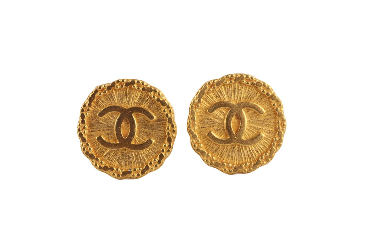 CHANEL GOLD 1993 CC GOLD TONE CLIP ON EARRINGS