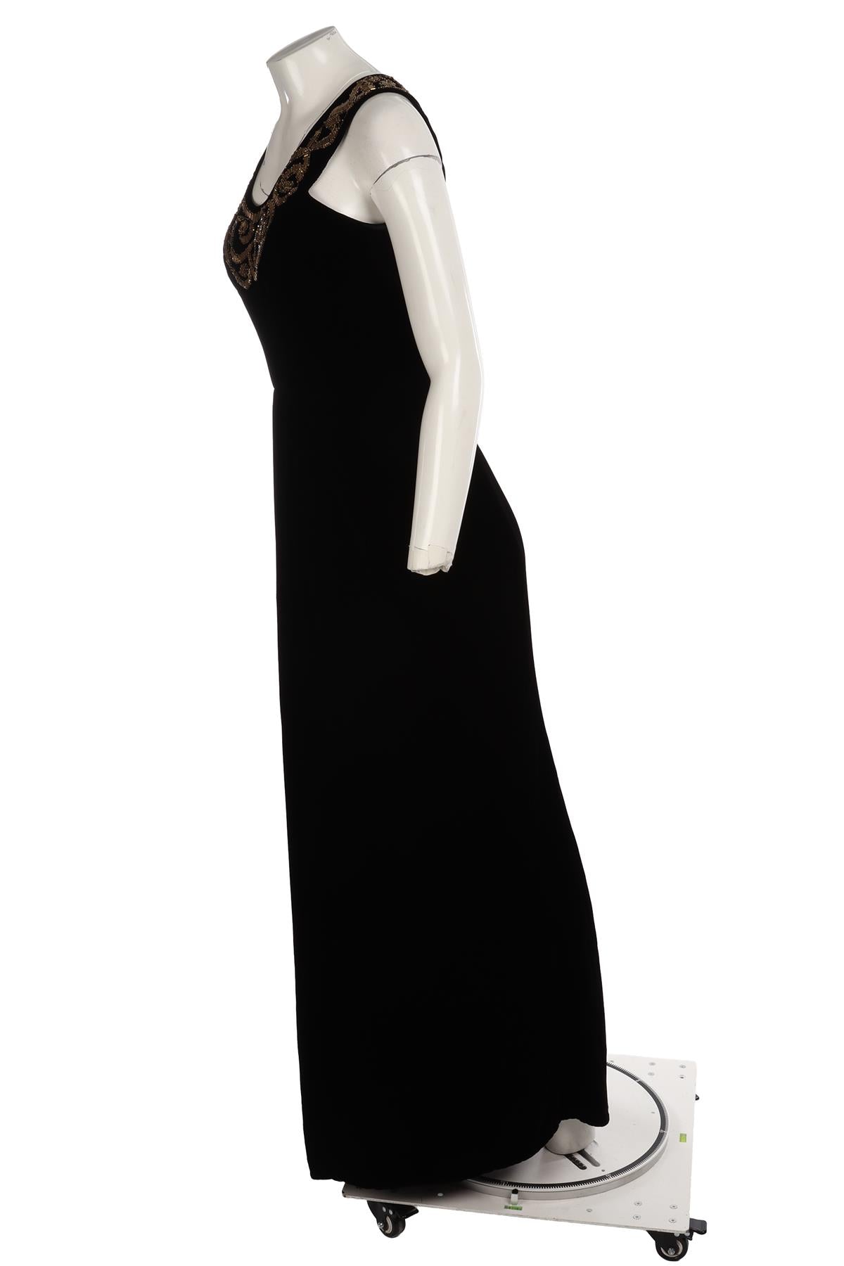 OSCAR DE LA RENTA BLACK 2007 VELVET GOWN US 6 UK 10