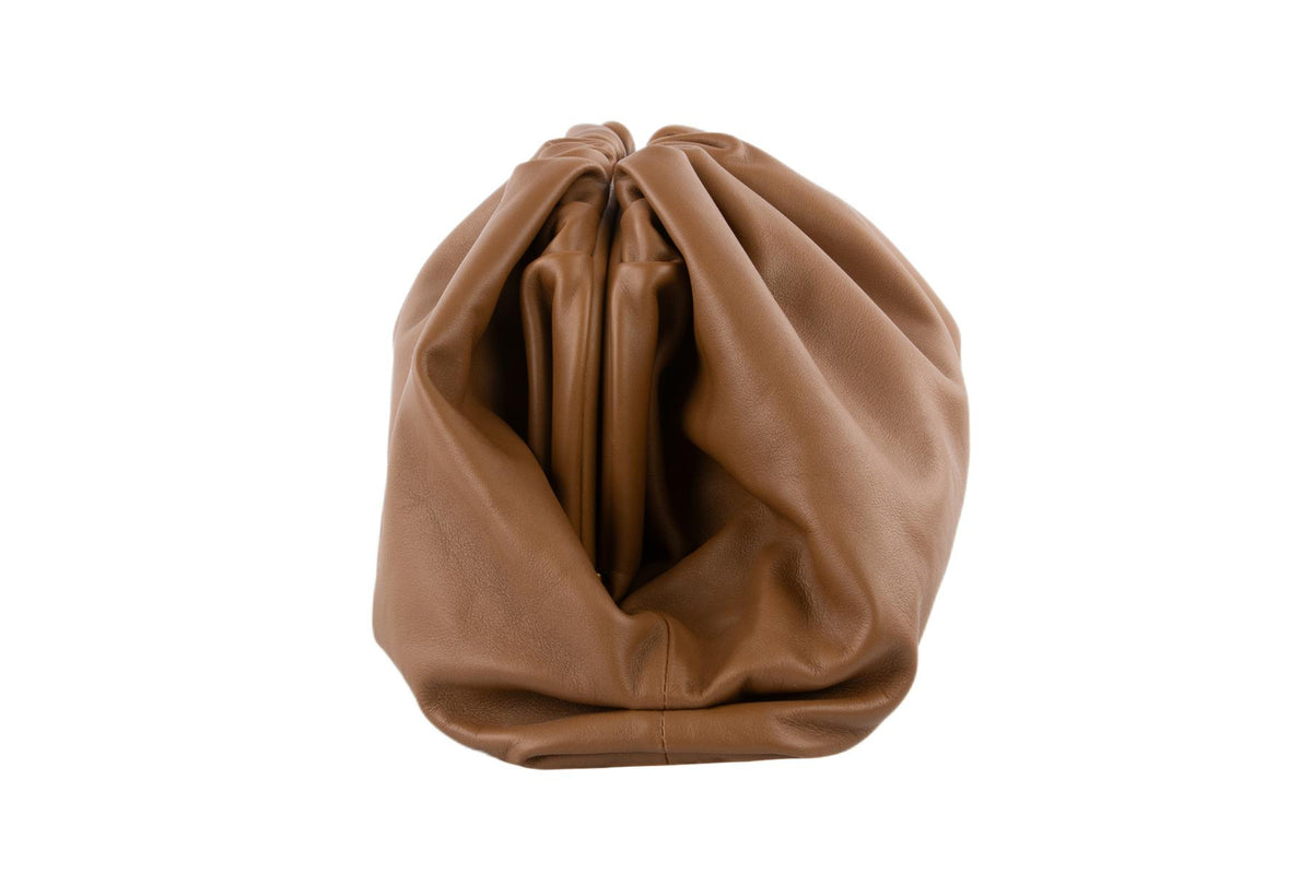 BOTTEGA VENETA BROWN POUCH LARGE LEATHER CLUTCH