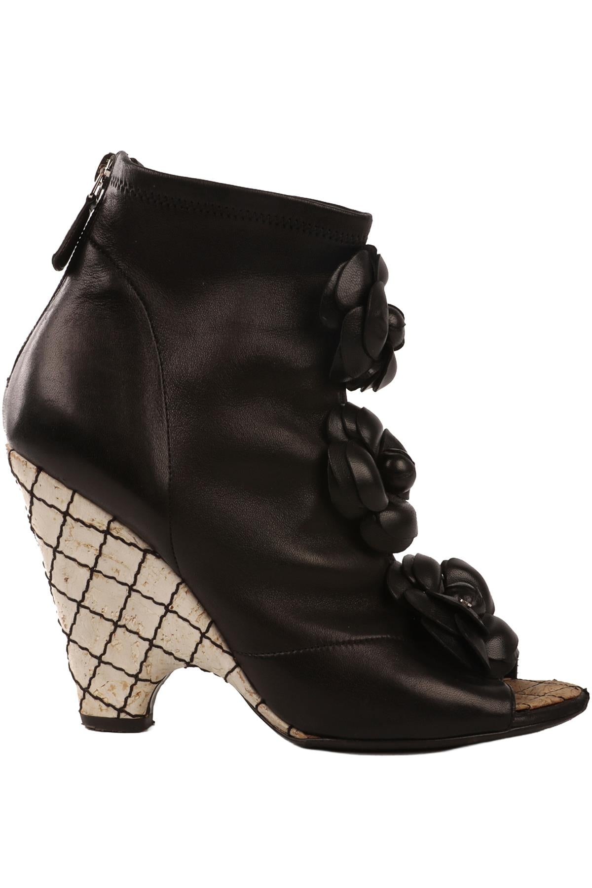 CHANEL BLACK 2014 LEATHER ANKLE BOOTS EU 38 UK 5 US 8