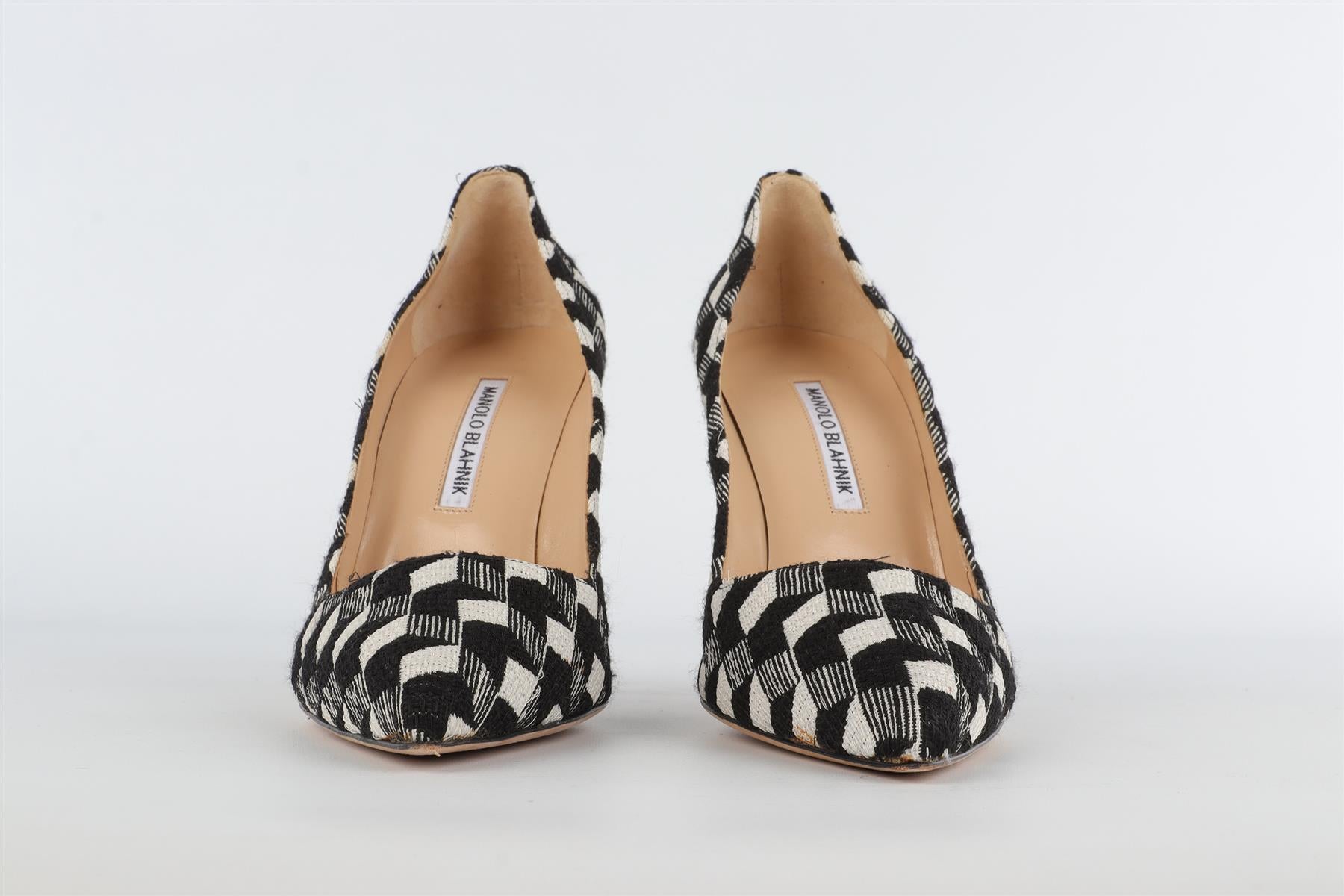 MANOLO BLAHNIK BLACK FABRIC PUMPS EU 38 UK 5 US 8
