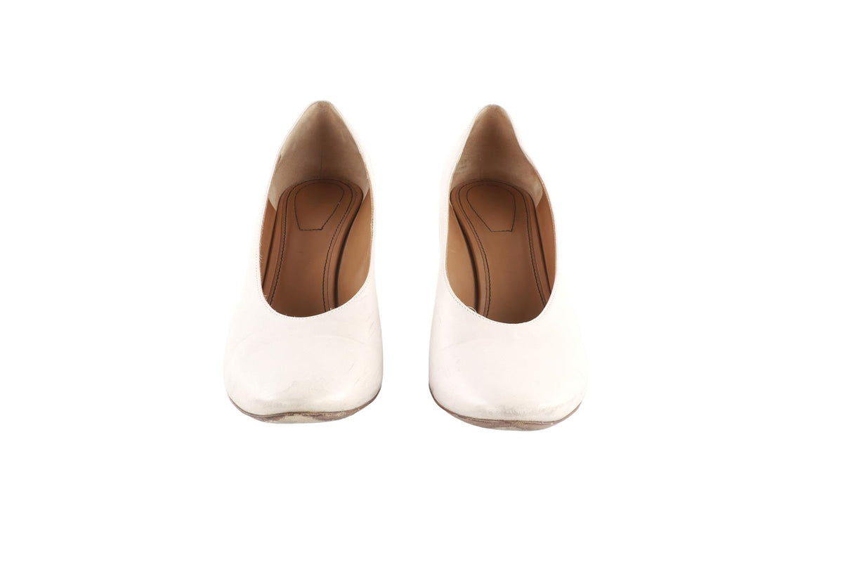 NUDE LEATHER PUMPS