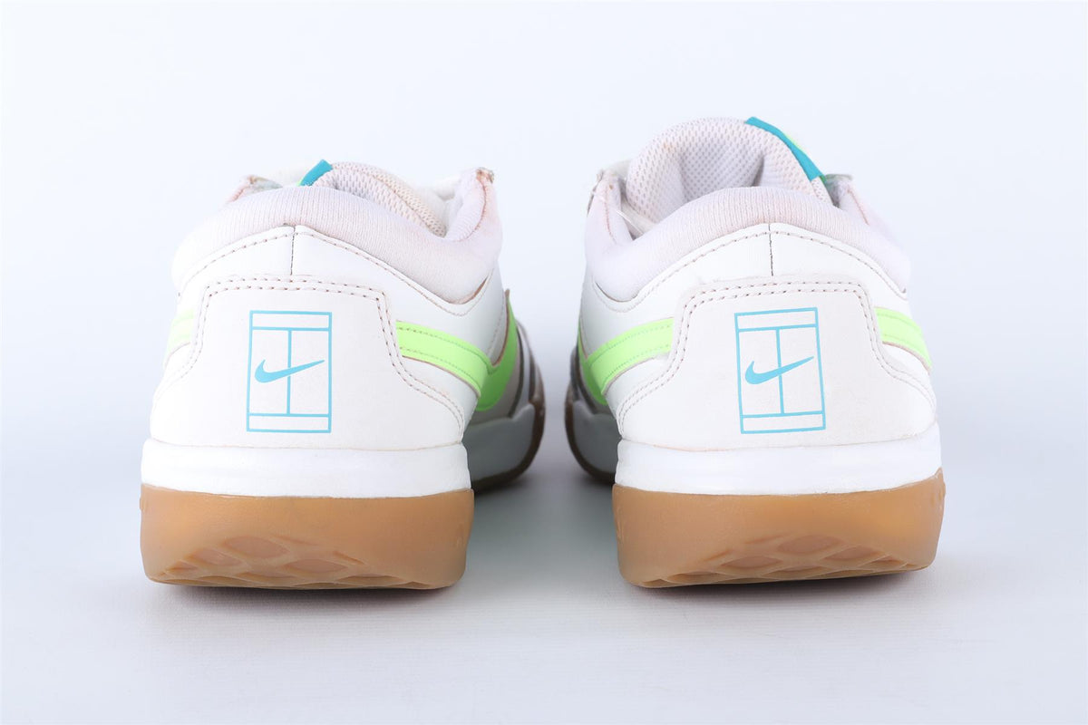 WHITE SNEAKERS