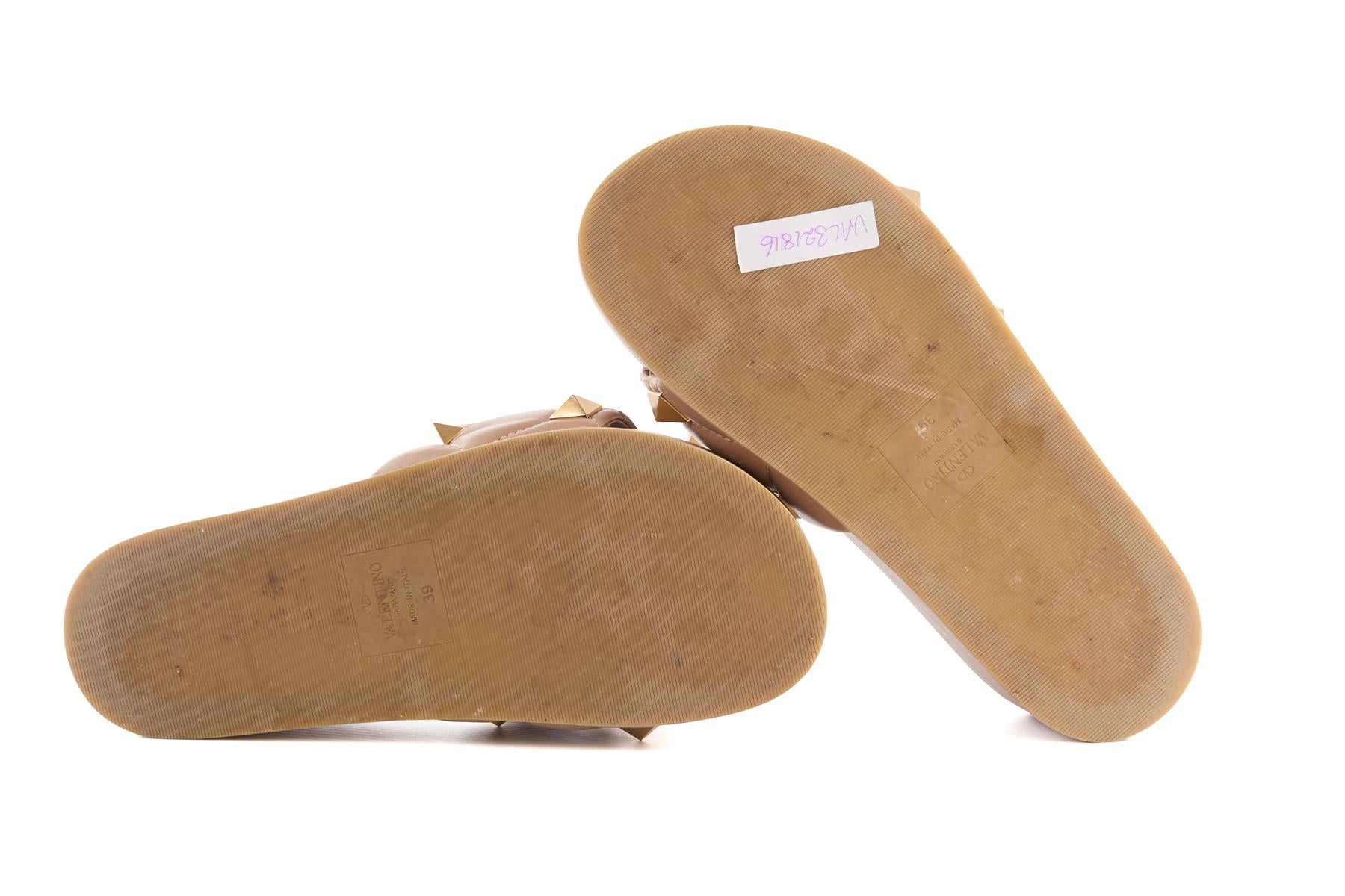 VALENTINO GARAVANI NUDE ROCKSTUD LEATHER PLATFORM SLIDES EU 39 UK 6 US 9