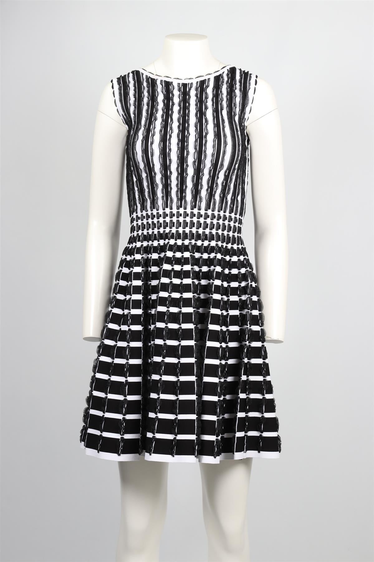 ANTONINO VALENTI BLACK AND WHITE KNIT MINI DRESS IT 40 UK 8