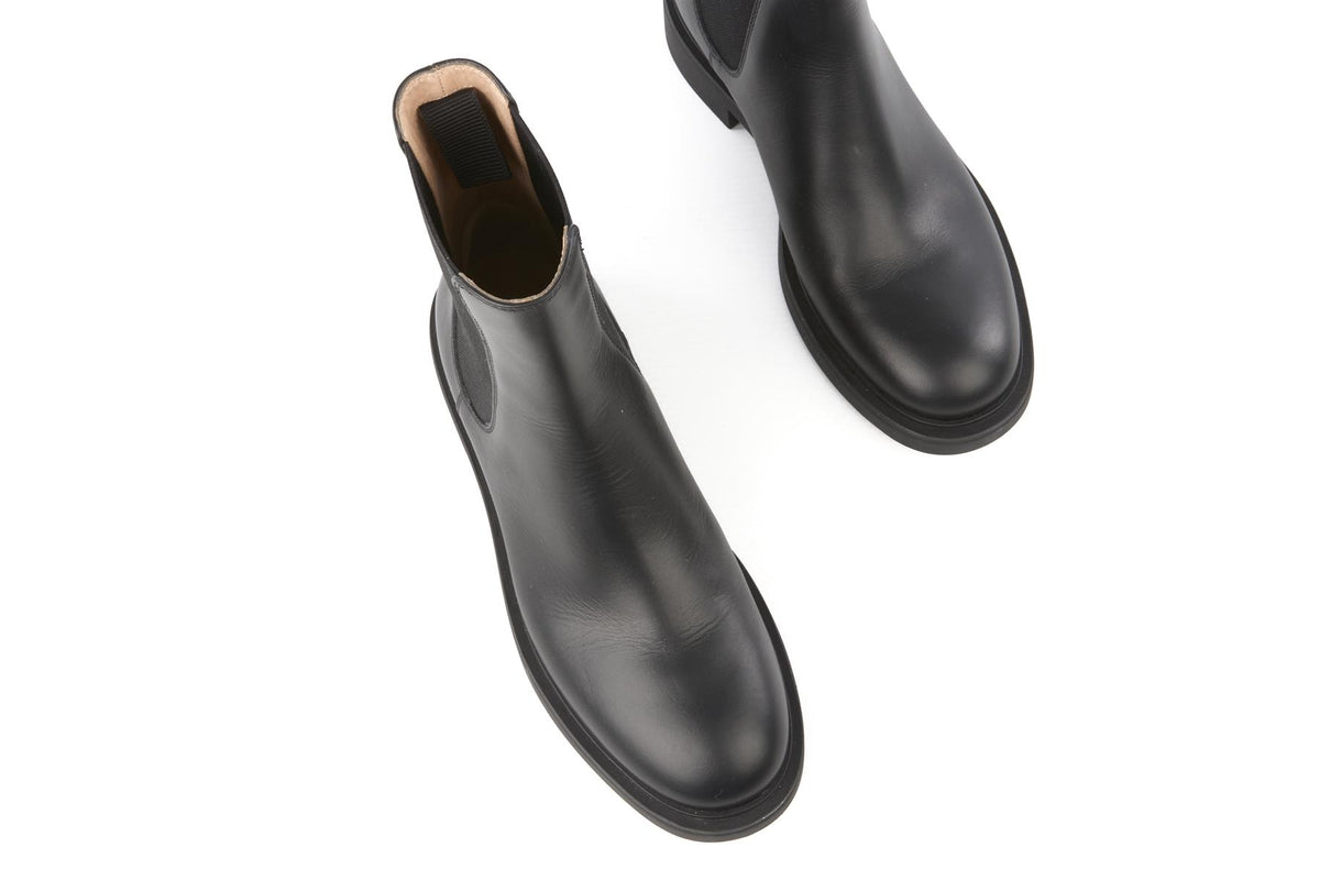 GIANVITO ROSSI BLACK LEATHER CHELSEA BOOTS EU 38 UK 5 US 8