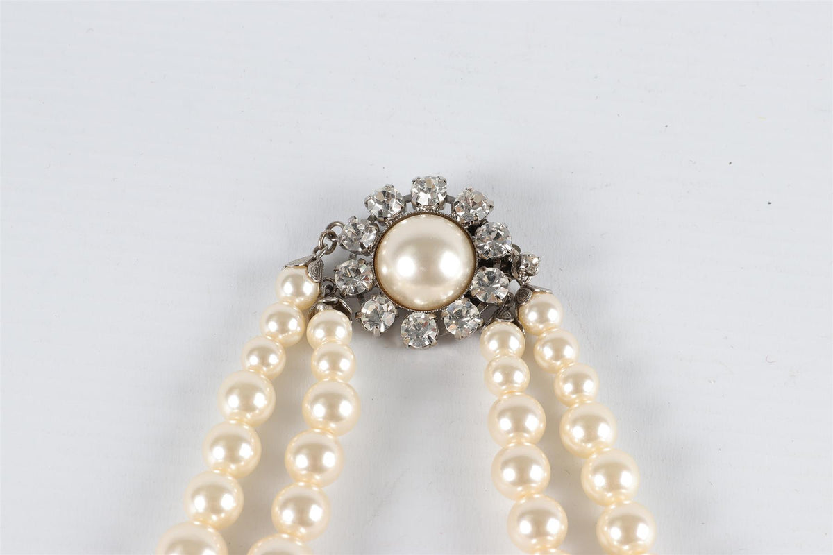 ALESSANDRA RICH IVORY CRYSTAL AND FAUX PEARL NECKLACE