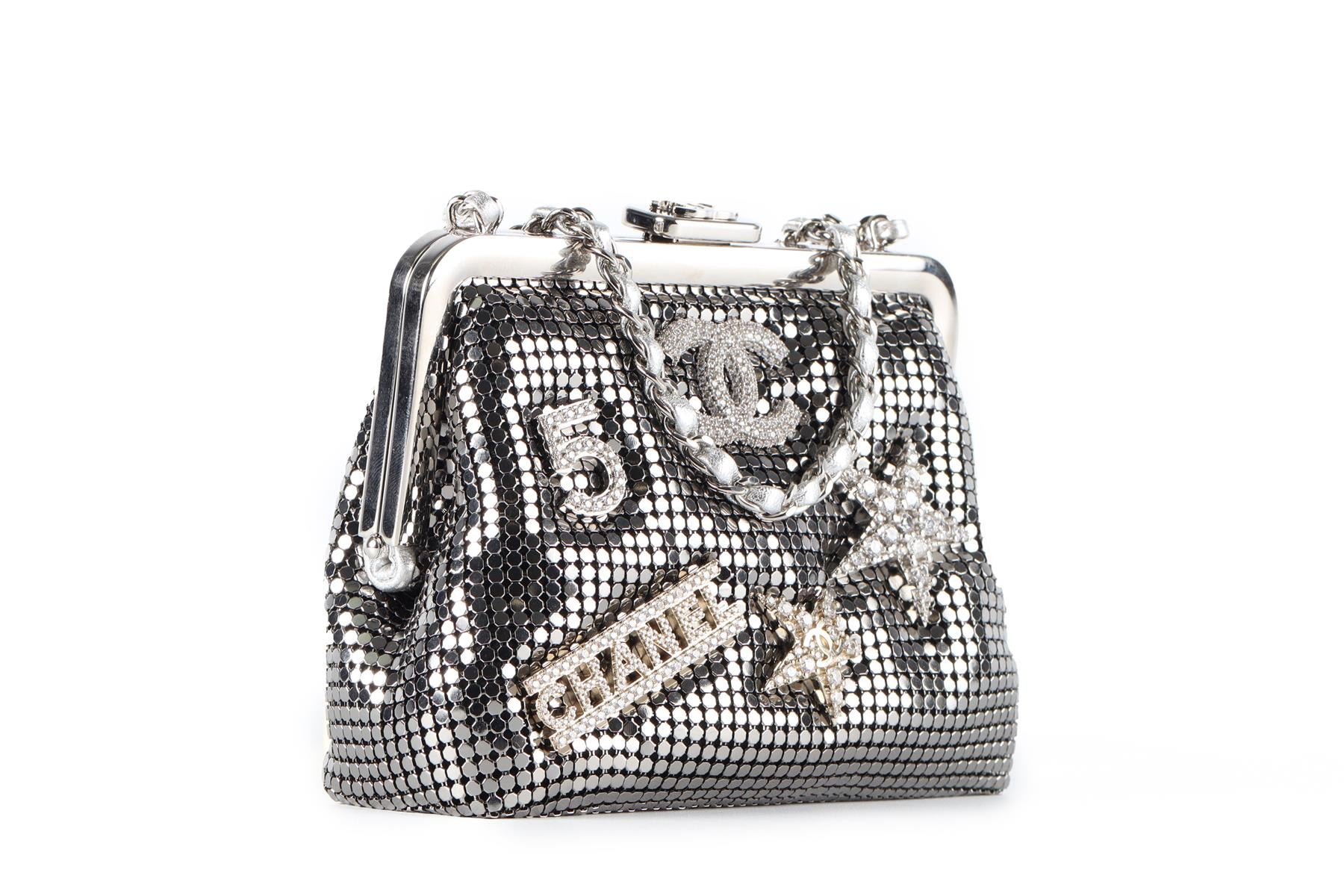 CHANEL SILVER 2023 CRYSTAL AND MESH CLUTCH WITH CHAIN