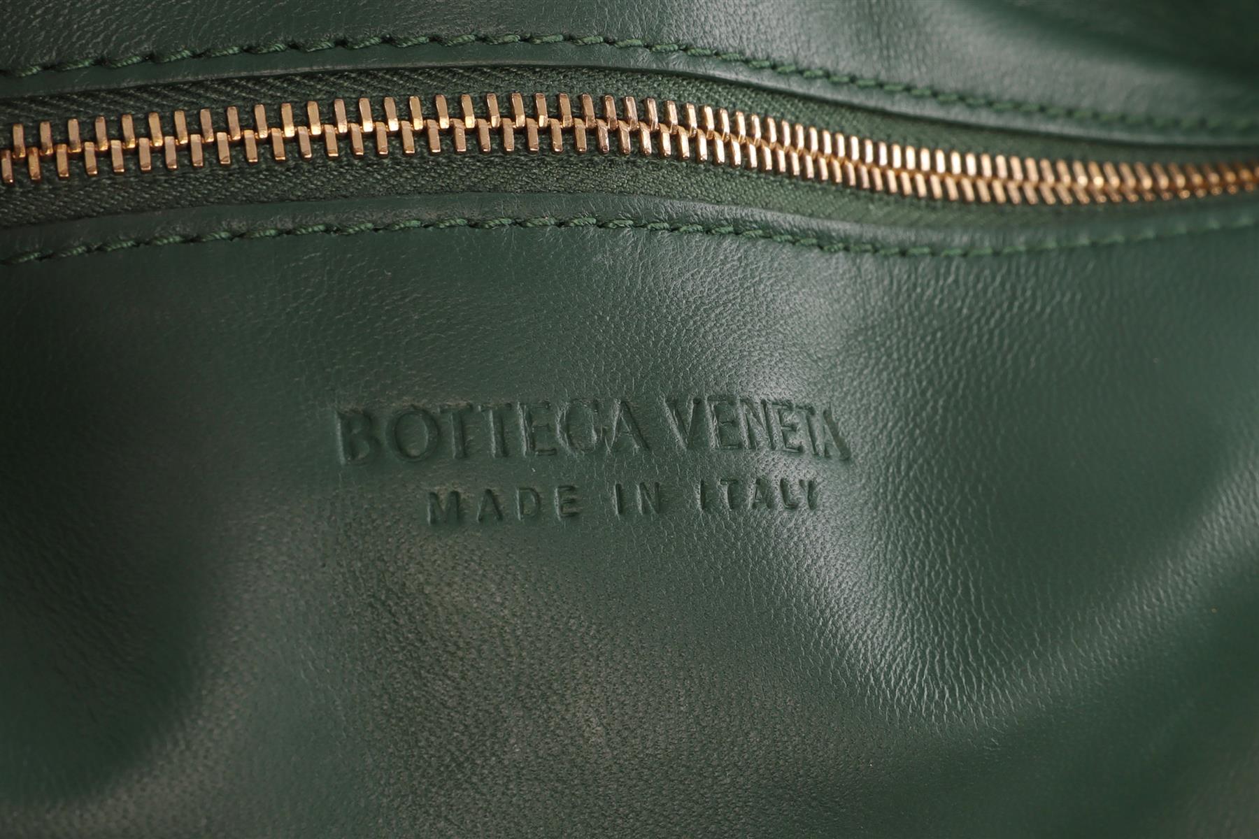 BOTTEGA VENETA GREEN THE CHAIN CASSETTE INTRECCIATO LEATHER SHOULDER BAG