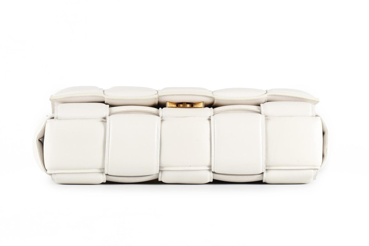BOTTEGA VENETA WHITE THE CHAIN CASSETTE INTRECCIATO LEATHER SHOULDER BAG