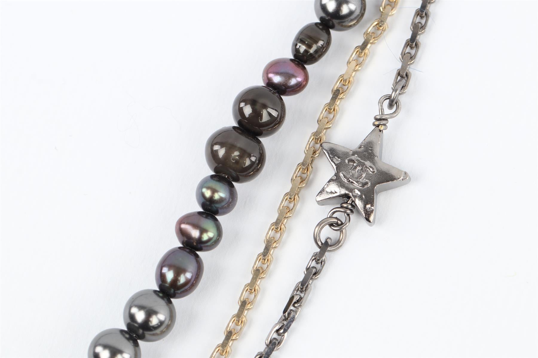 CHANEL GREY 2017 CC PEARL AND CHAIN NECKLACE