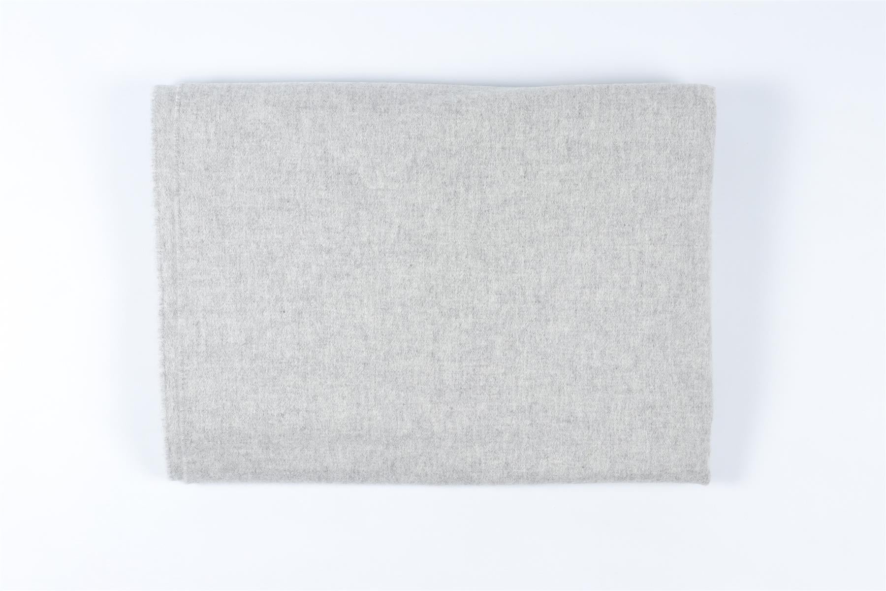 JOHNSTONS OF ELGIN GREY CASHMERE SCARF