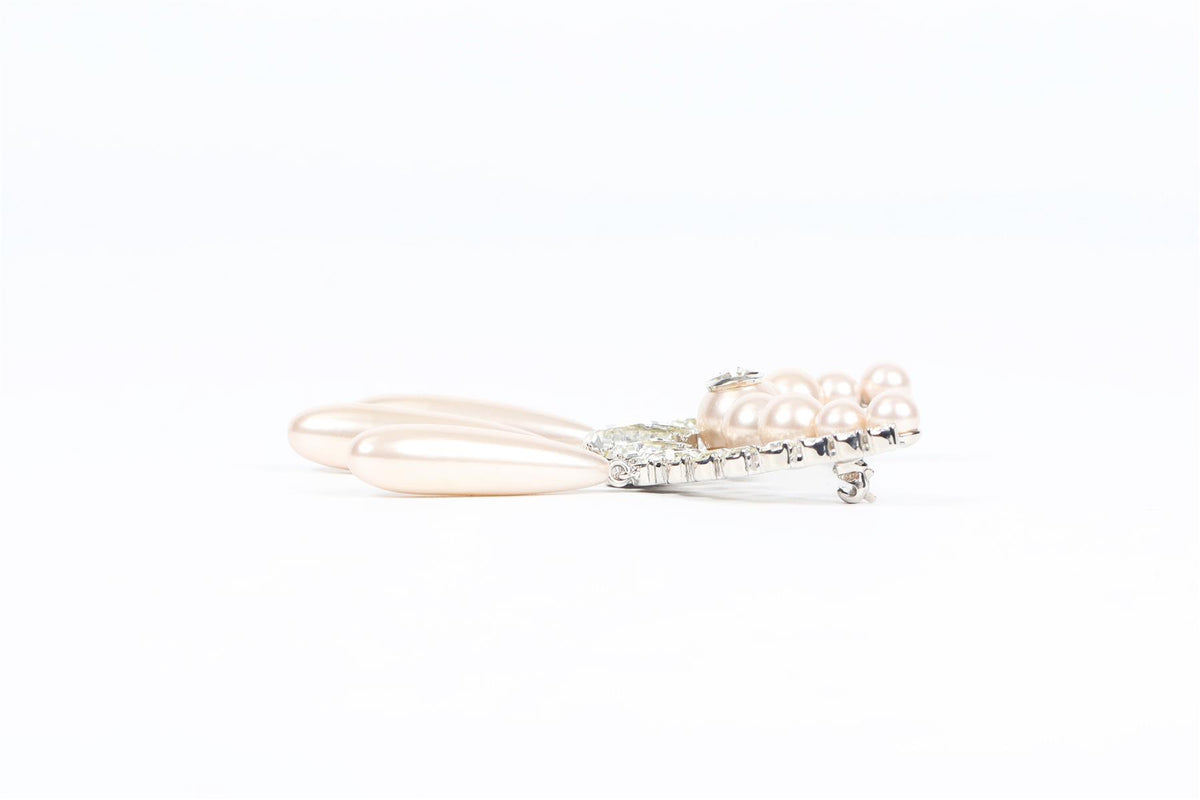 GUCCI SILVER GG CRYSTAL AND FAUX PEARL BROOCH
