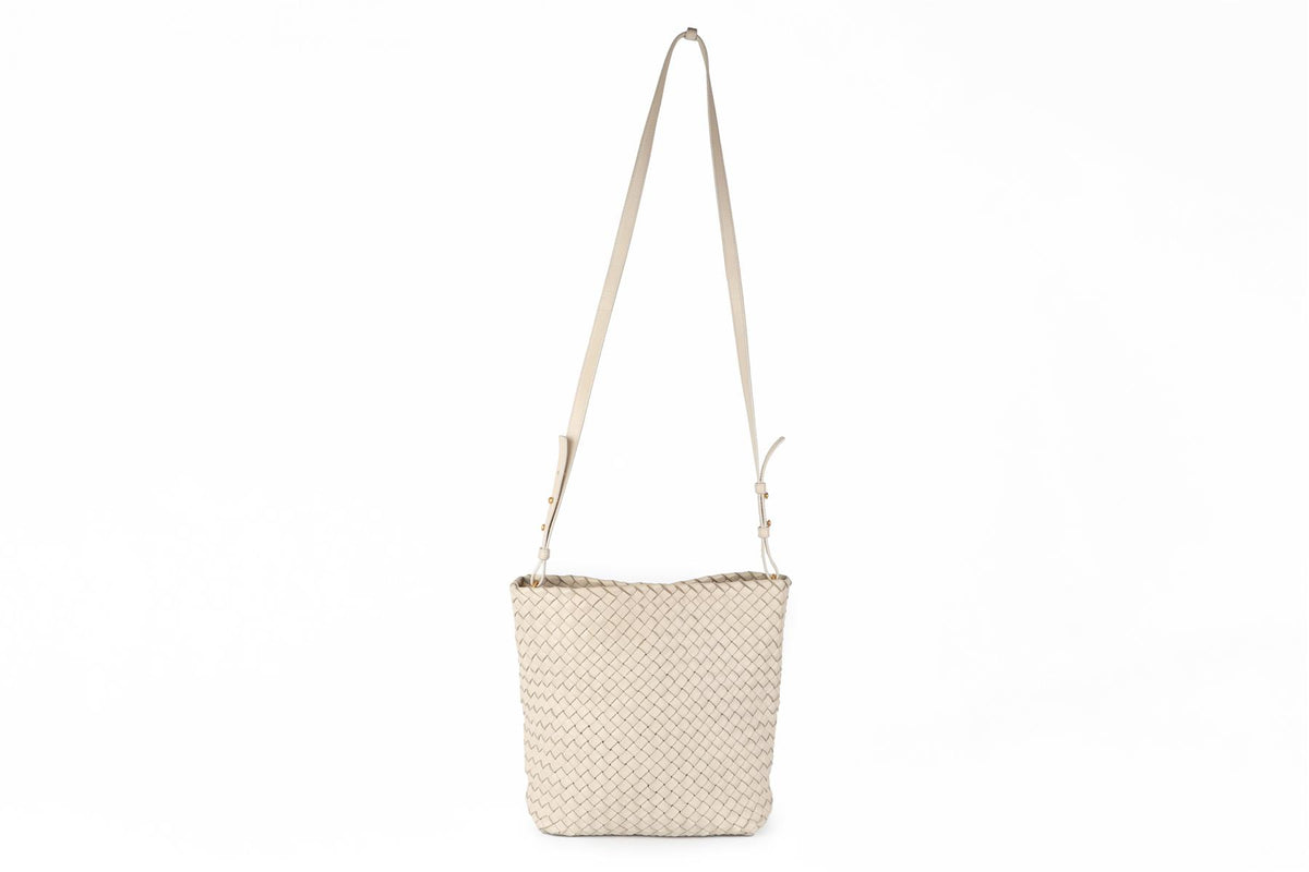 BOTTEGA VENETA ECRU INTRECCIATO LEATHER BUCKET BAG