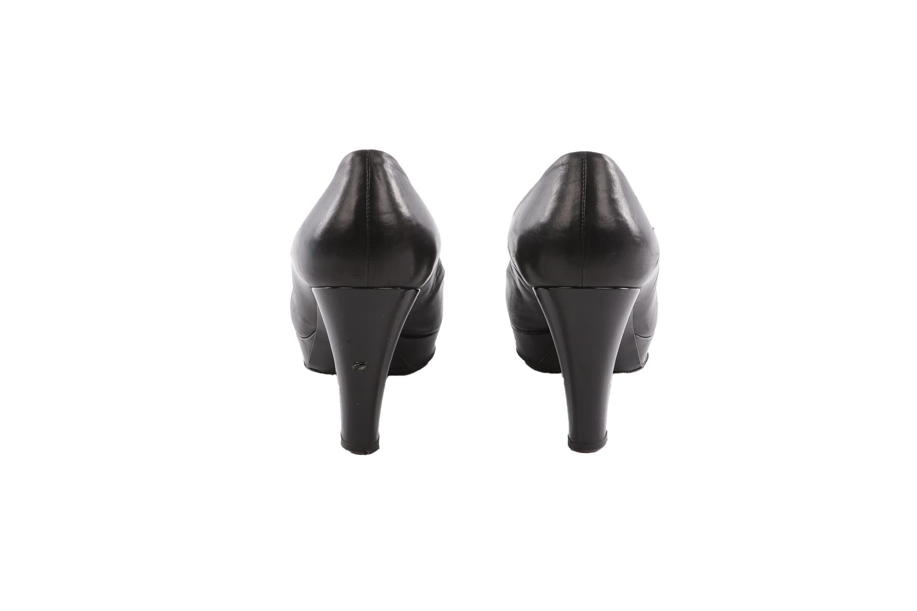 CHANEL BLACK 2011 LEATHER PLATFORM PUMPS EU 38