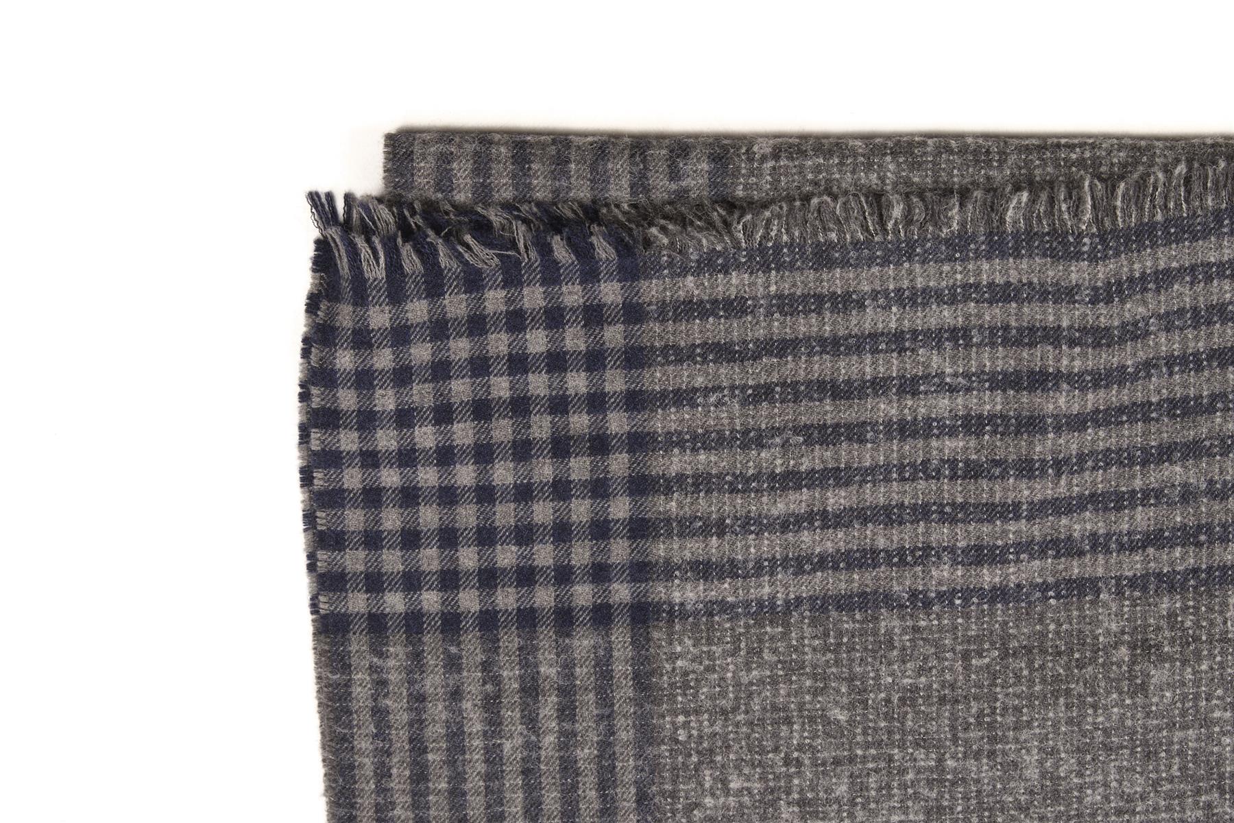 BRUNELLO CUCINELLI GREY CASHMERE SCARF