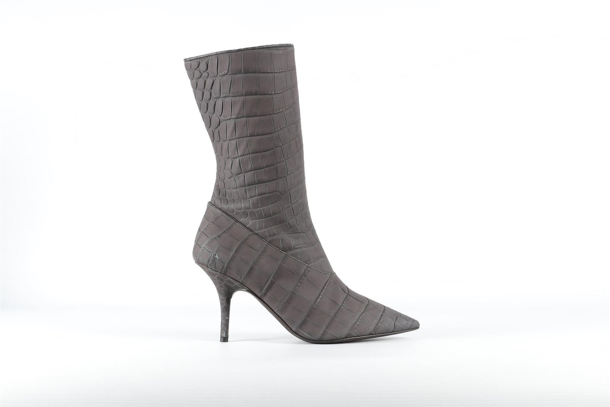 YEEZY GREY SEASON 5 LEATHER BOOTS EU 38 UK 5 US 8
