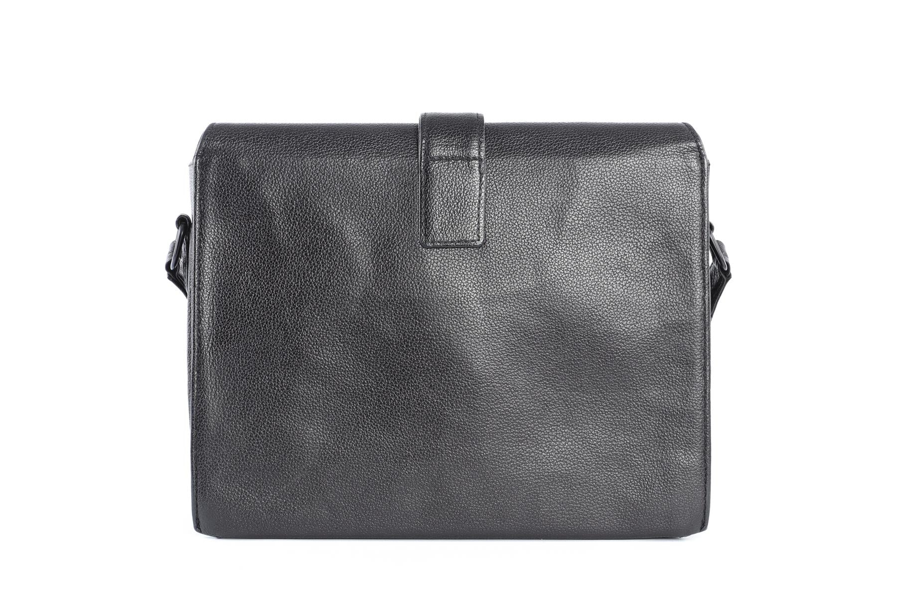 CHANEL BLACK 2000 - 2002 LEATHER SHOULDER BAG