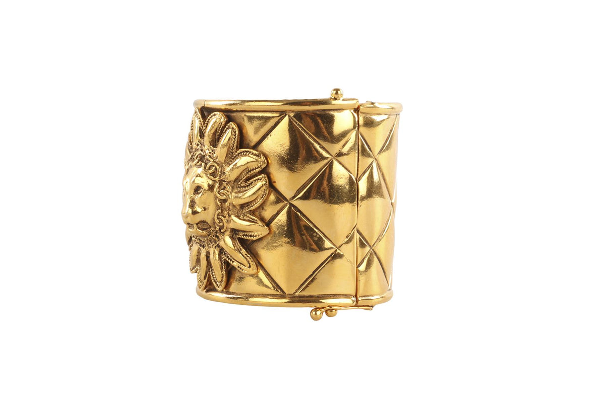 CHANEL GOLD 1990-1991 LION GOLD TONE CUFF