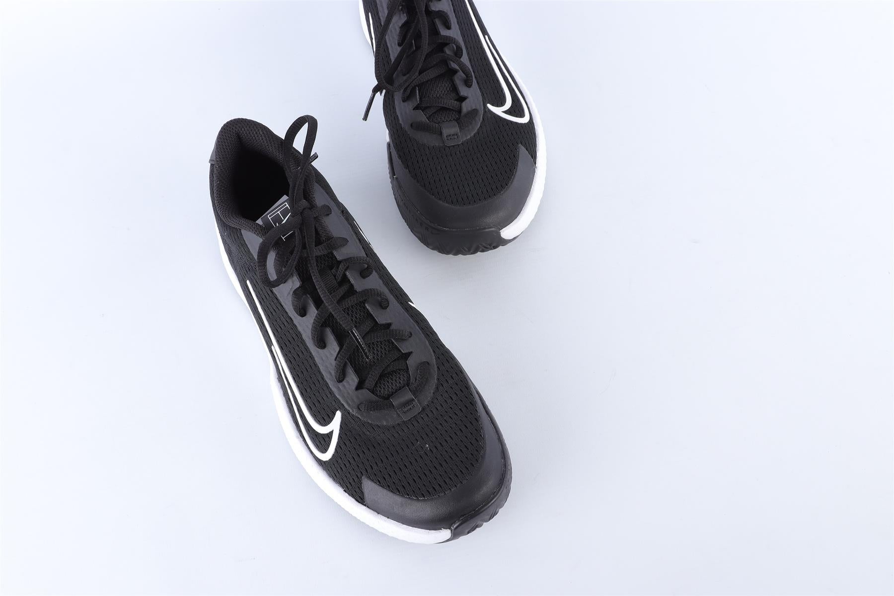 NIKE BLACK SNEAKERS EU 39 UK 5.5 US 8