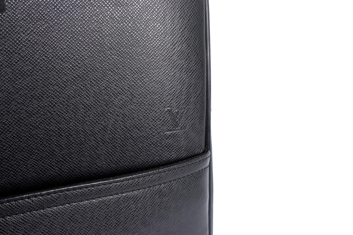 LOUIS VUITTON BLACK 2004 PEGASE 55 TAIGA LEATHER SUITCASE