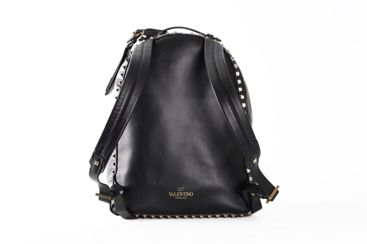 VALENTINO GARAVANI BLACK ROCKSTUD MEDIUM LEATHER BACKPACK