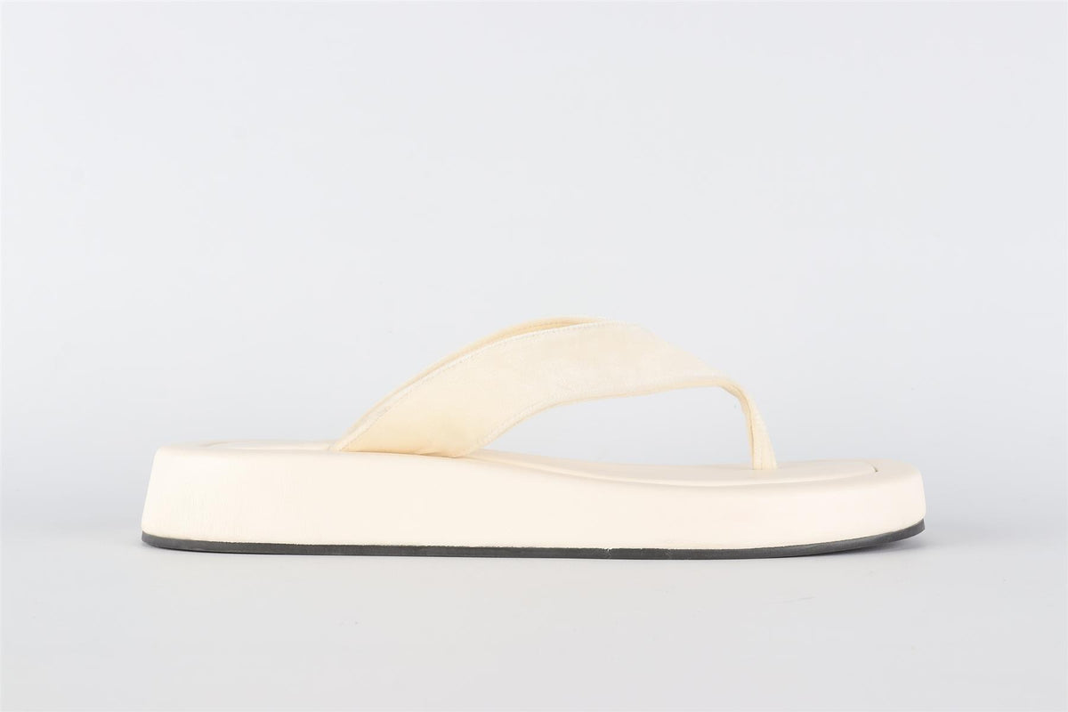 THE ROW WHITE GINZA LEATHER FLIP FLOPS EU 38.5 UK 5.5 US 8.5