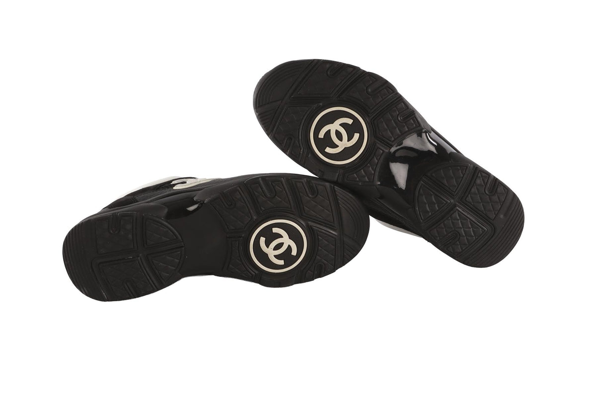 CHANEL BLACK CC SUEDE SNEAKERS EU 37 UK 4 US 7