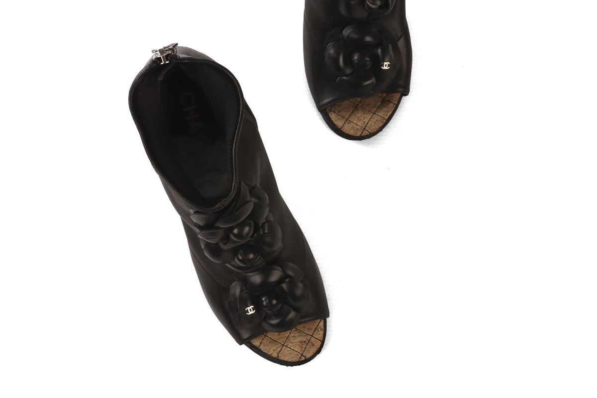 CHANEL BLACK 2014 LEATHER ANKLE BOOTS EU 38 UK 5 US 8