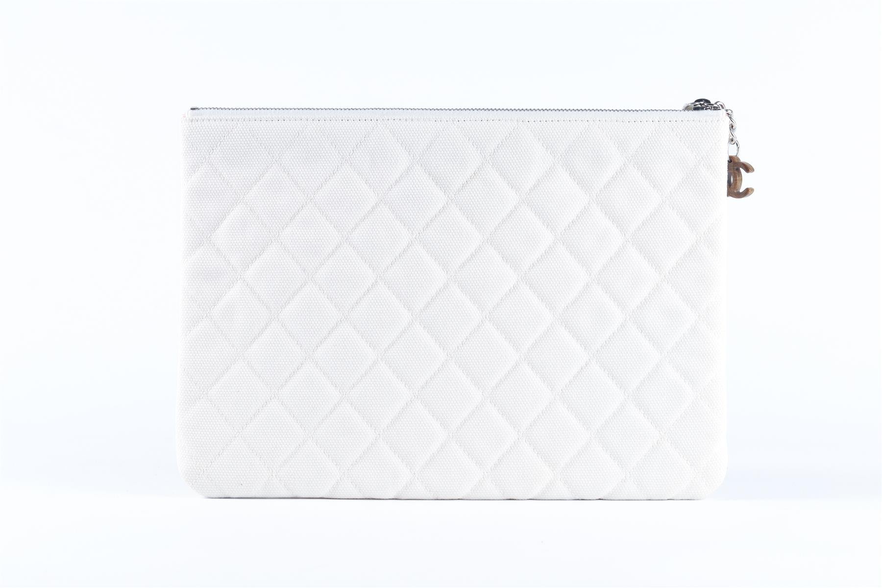 CHANEL WHITE 2017 O-CASE MEDIUM CANVAS CLUTCH